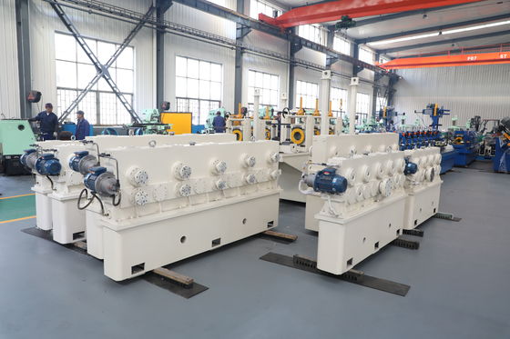 Hot Rolled Steel Tube Mill Machine , Roll Forming Machine For Construction